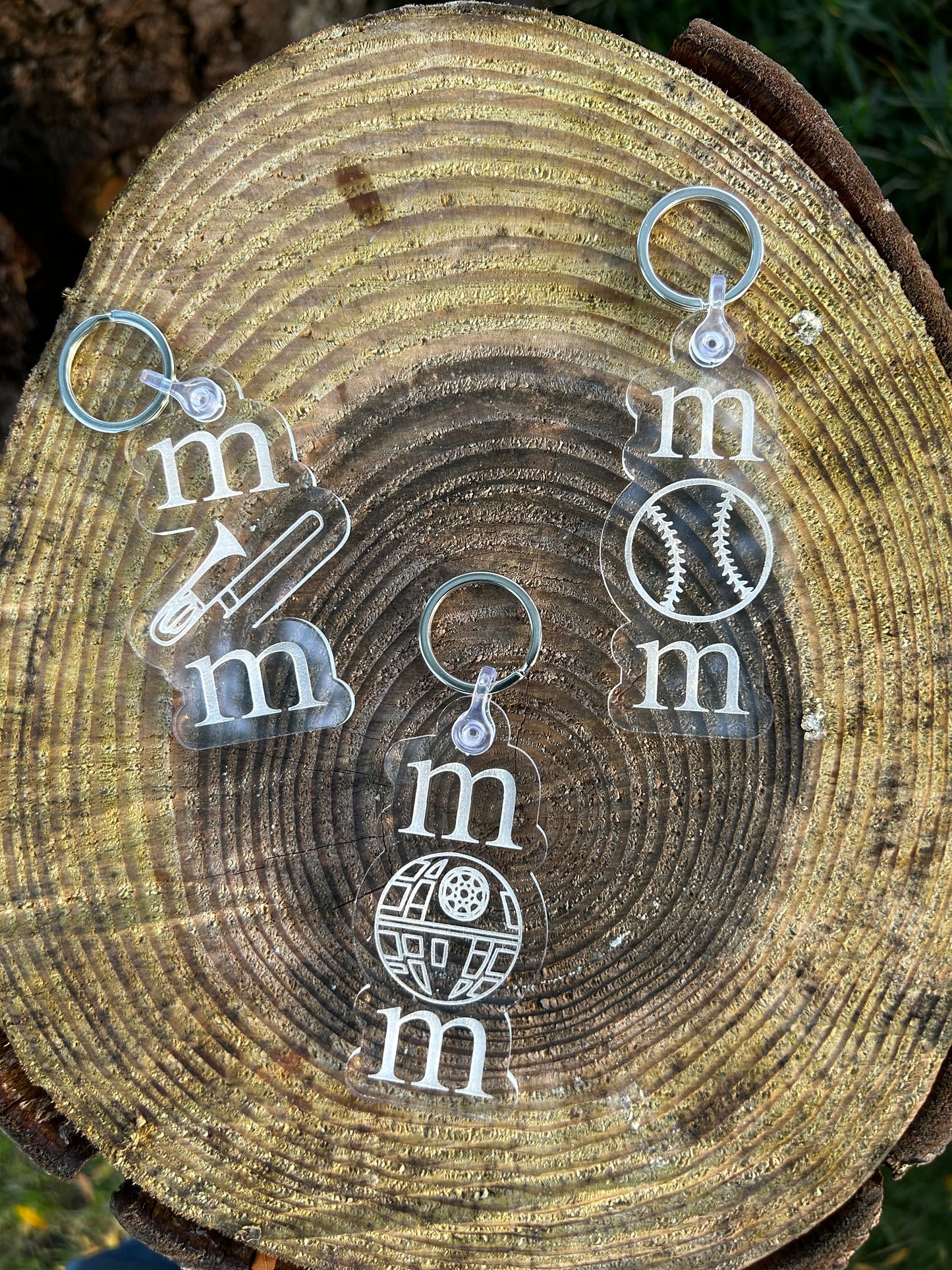 "MOM" keychain